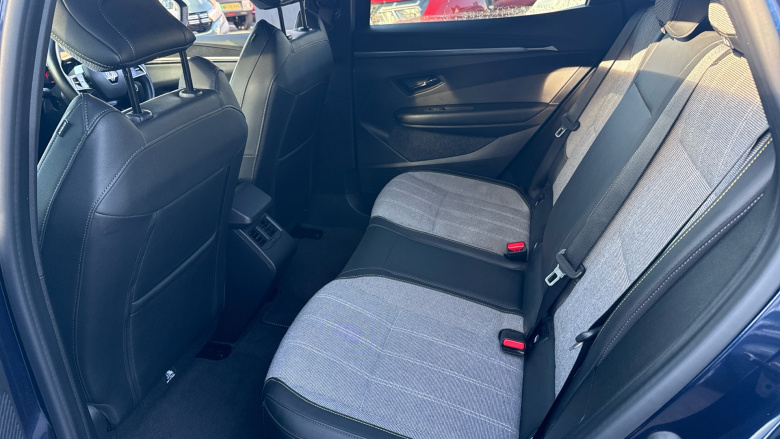 Renault Megane E-Tech EV60 160kW Techno+ 60kWh Optimum Charge 5dr Auto Electric Hatchback